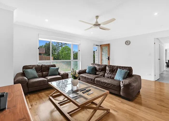 Tranquil 3-Bedroom Home In Heart Of Parkwood